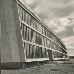 1957; druga trybuna; fot.: Edmund Kupiecki, Architektura 1957 nr 10