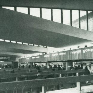Dworzec Warszawa Wschodnia, bar szybkiej obsługi; fot.: J. Smogorzewski, źródło: Architektura nr 5/1969
