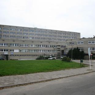 Szpital Wojewódzki w Poznaniu; fot.: Rzuwig, http://pl.wikipedia.org/wiki/Plik:Szpital_Wojew%C3%B3dzki_Pozna%C5%84_1.jpg