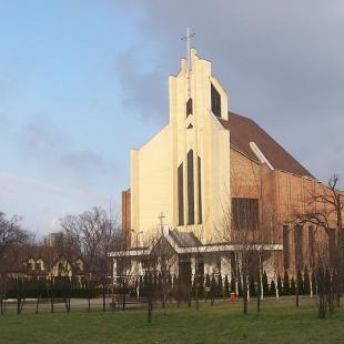 Kościół św. Barbary w Katowicach-Giszowcu; fot.: Ewkaa, http://pl.wikipedia.org/wiki/Plik:Ko%C5%9Bci%C3%B3%C5%82_%C5%9Bw._Barbary_w_Giszowcu.jpg