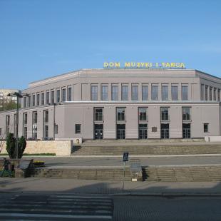 Dom Muzyki i Tańca w Zabrzu; fot.: Nemo5576, https://pl.wikipedia.org/wiki/